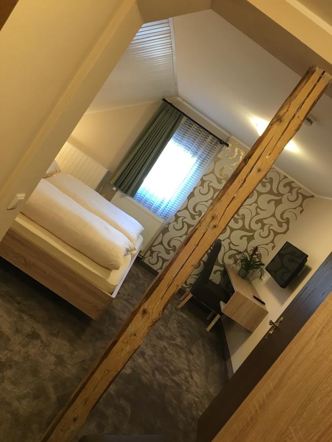 Hotel Dorfgasthof Schmitz *