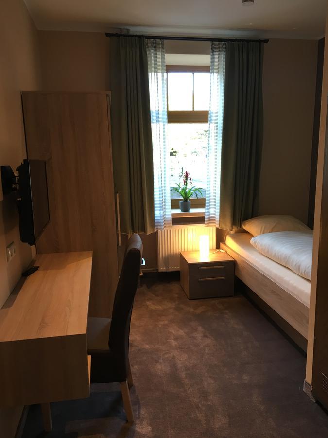 Hotel Dorfgasthof Schmitz *